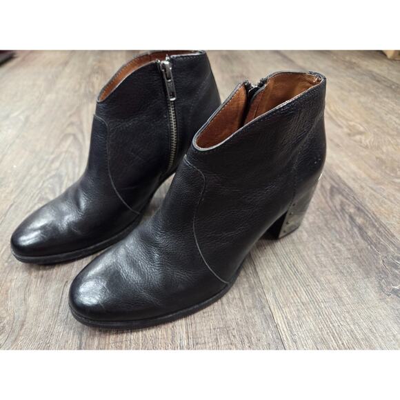 FRYE Nora Omaha Western Ankle Boot 6.5B Tribal Design Black Leather Metal Heeled - Picture 2 of 10